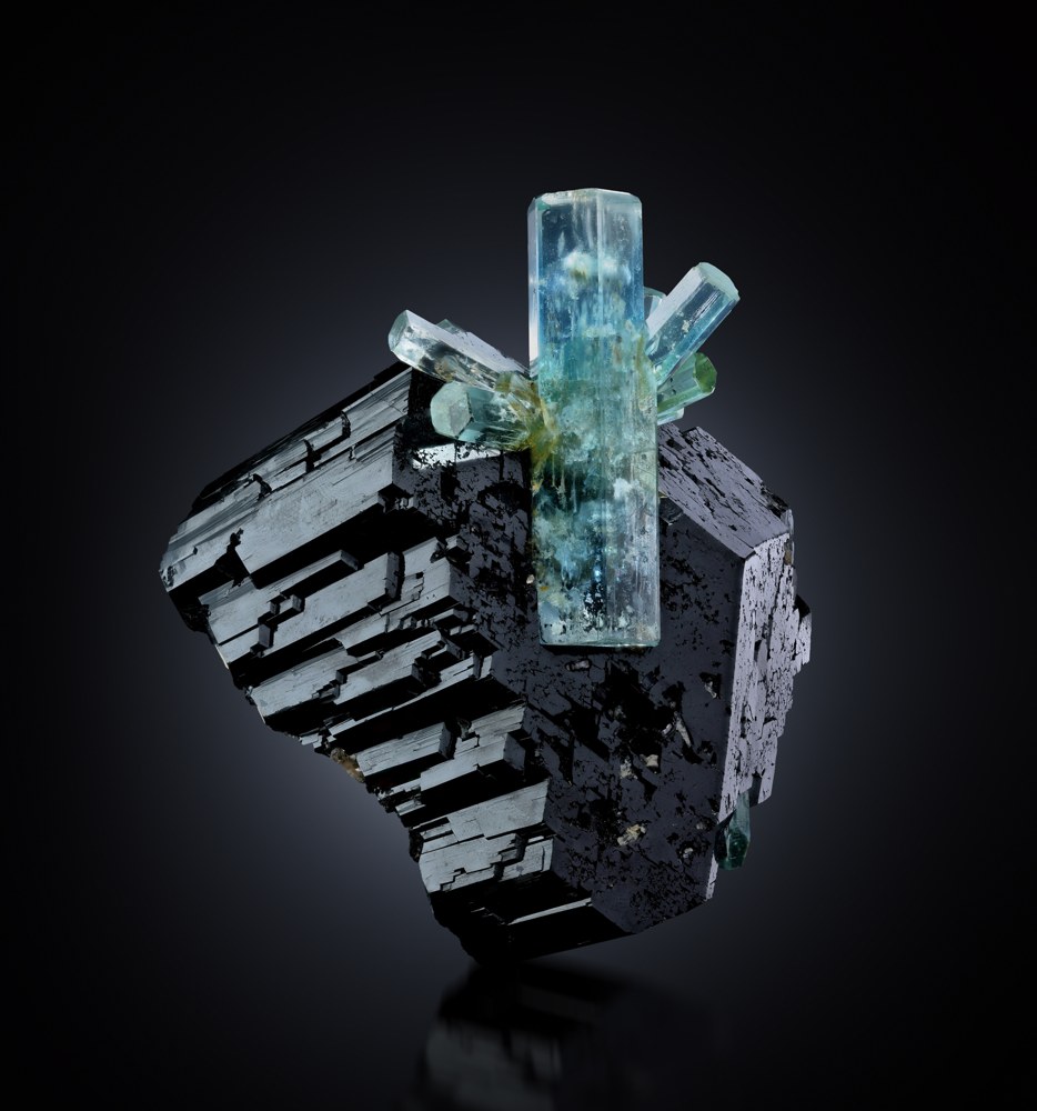 Aquamarine with Schorl